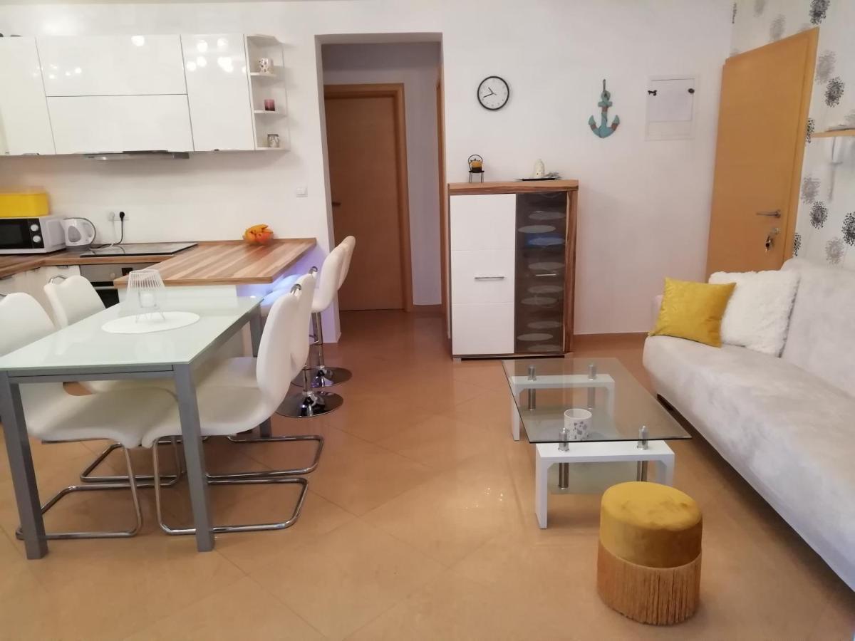 Apartment Fancy Малинска Экстерьер фото