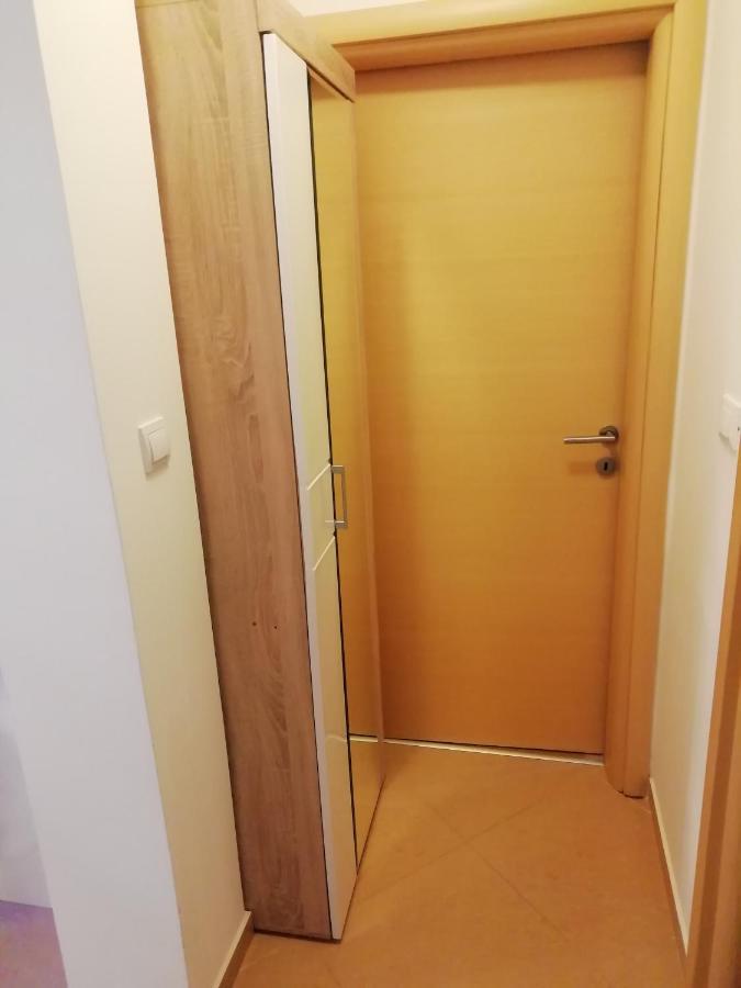 Apartment Fancy Малинска Экстерьер фото