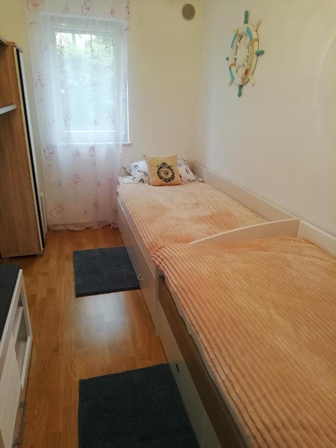 Apartment Fancy Малинска Экстерьер фото